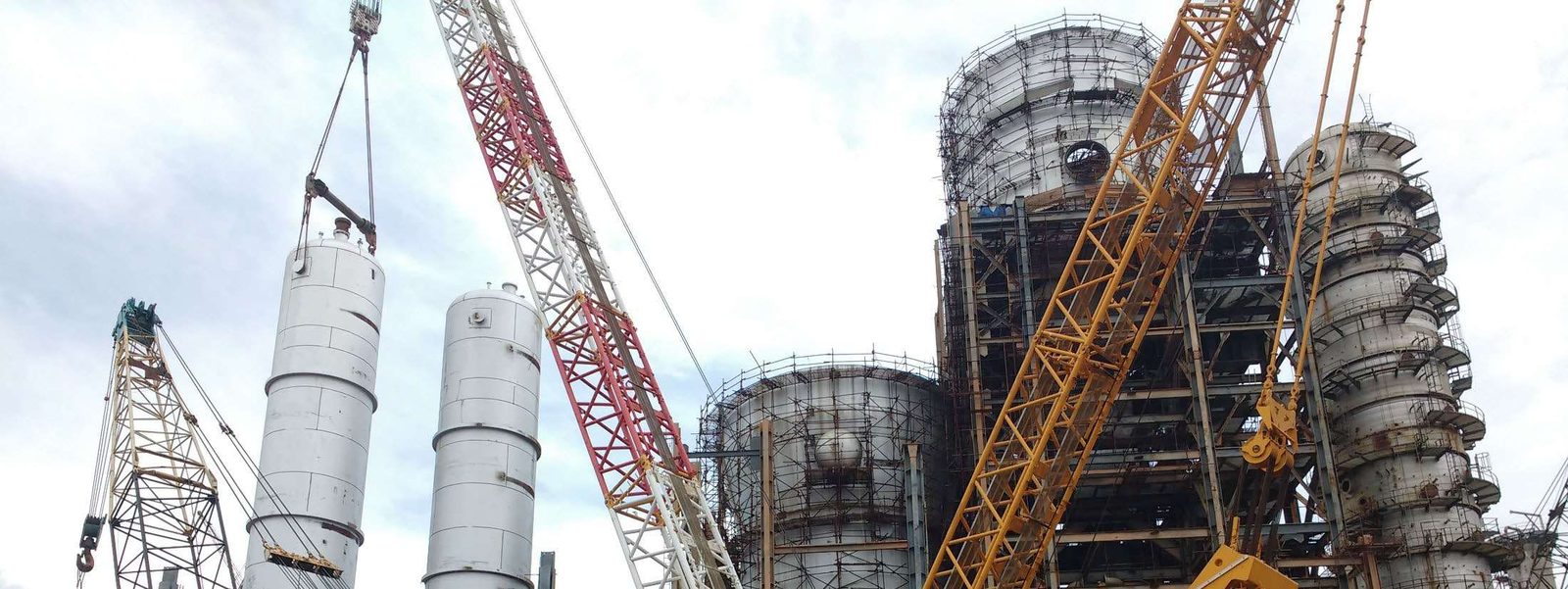 G.R. Engineering Reactor Regenerator and TSS Structure Erection